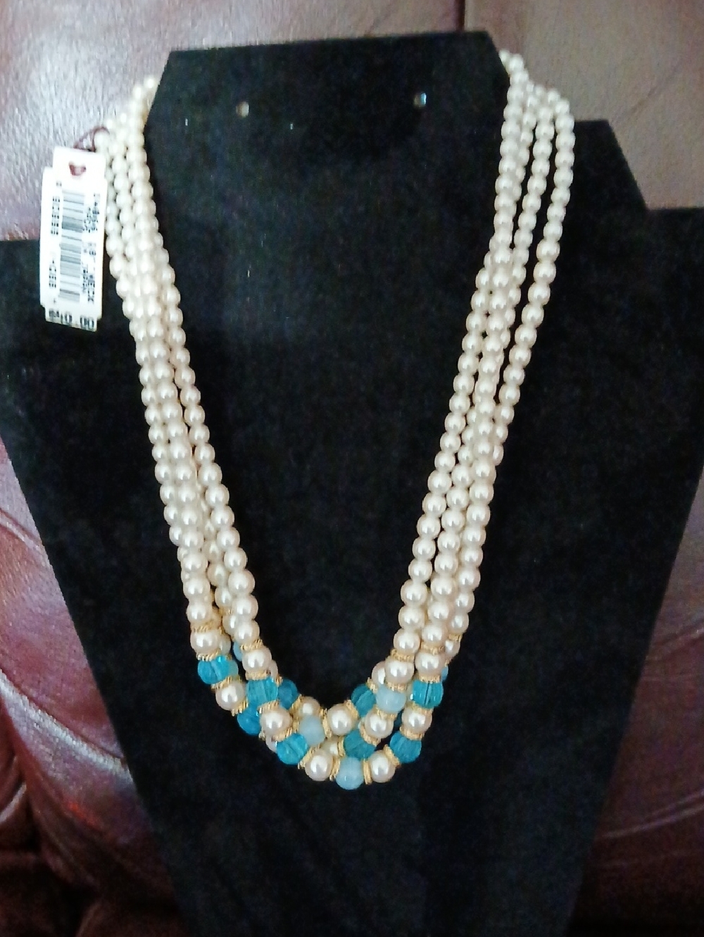 TWO Vintage Blue and White Necklaces - One NWT, other Cameo - Picture 3 of 9
